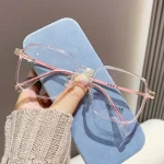 Trendy Fashionable Reading Glasses Women Anti Blue Light Eyewear High-definition Unisex Transparent Frame Eyeglasses 3